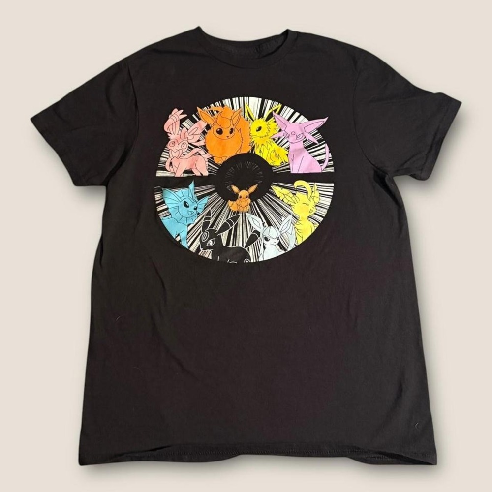 Pokémon Eeveelutions T-shirt Size Small